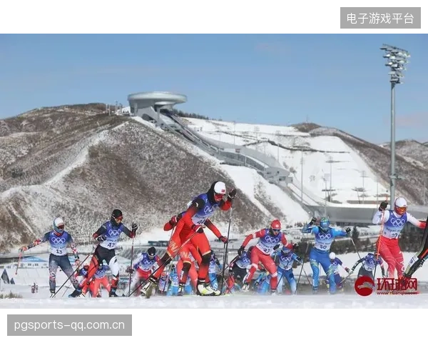滑雪队比赛后集体打雪仗成名场面